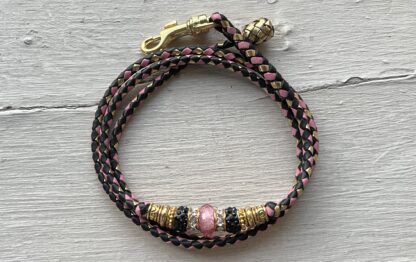 Black, Pink & Gold kangaroo show lead with Black, Pink & Gold beads - Image 2