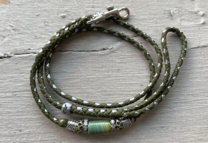 Olive Green & Silver kangaroo show lead with Green & Silver beads - Image 2