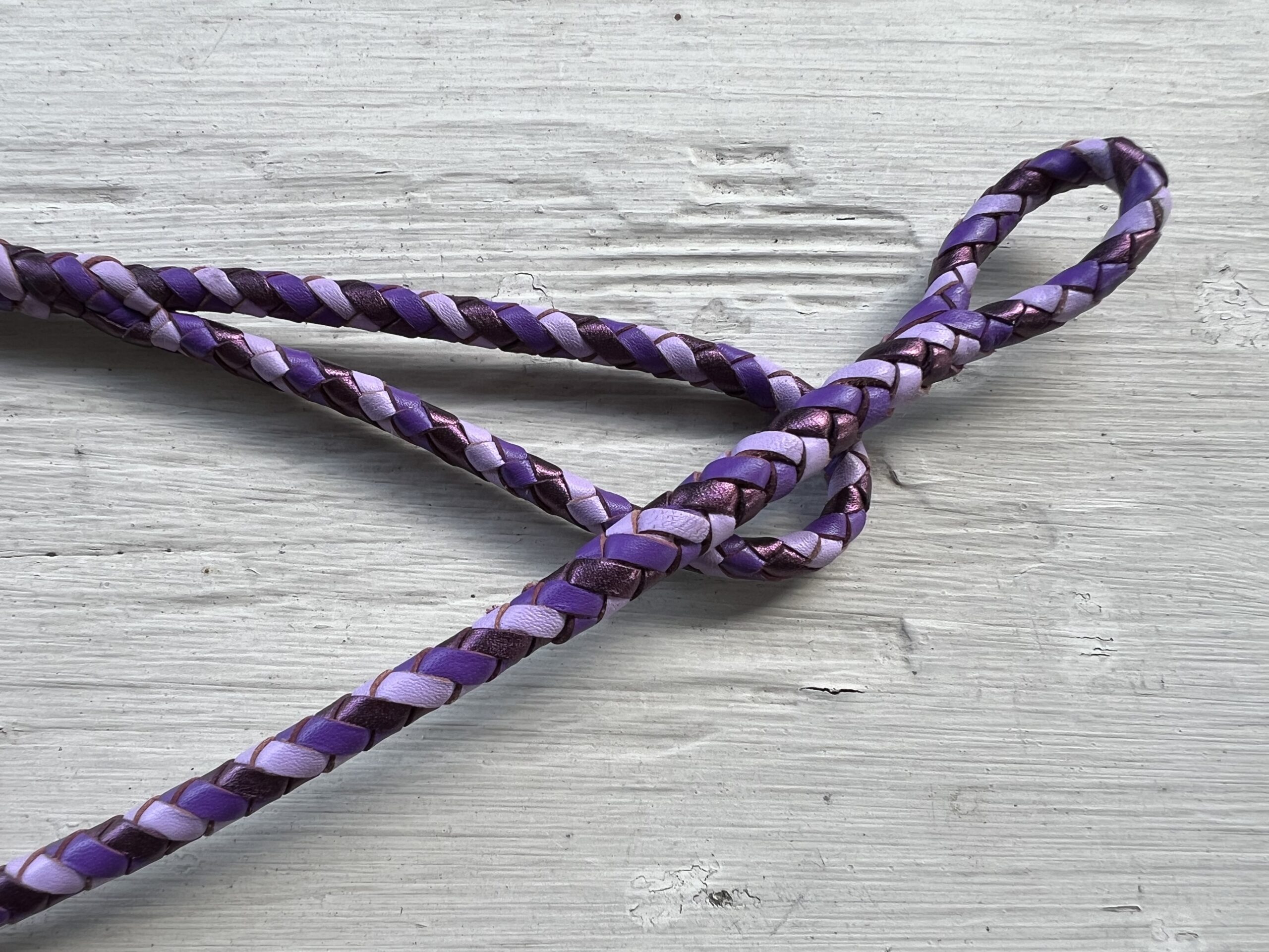 Metallic Purple, Moroccan Purple & Lavender kangaroo 6-braided show lead - Image 3