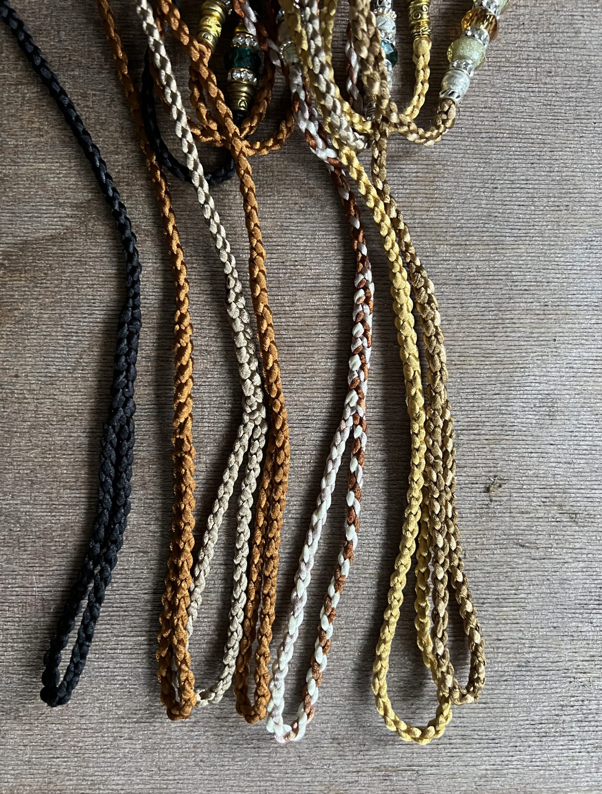 Satin loop lead with beads and hand loop - Image 3